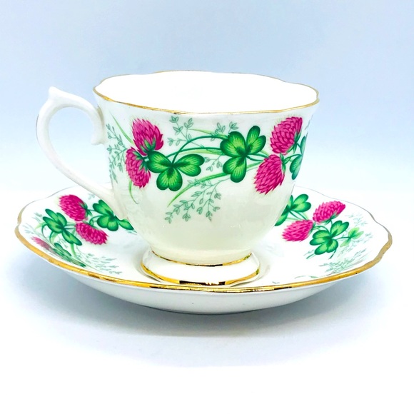 VTG Royal Albert  LUCKY CLOVER Tea Cup & Saucer Bone China England w/Gold Trim - Picture 1 of 14